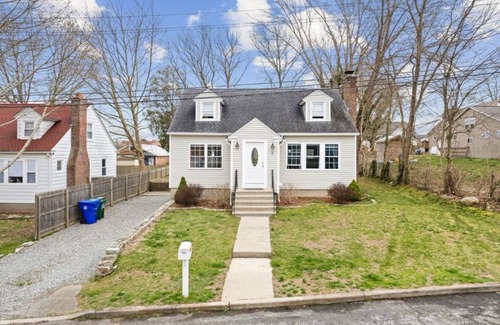 Central Waterford Apartment | Charming 1-bedroom guest suite in house in delightful Waterford
