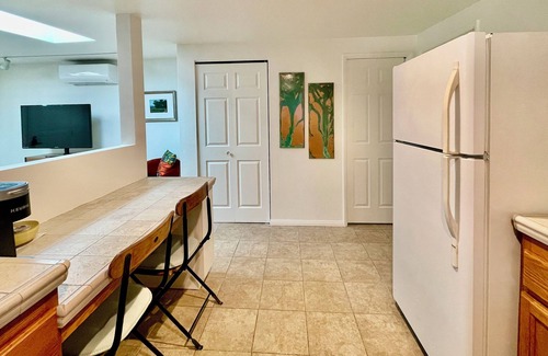 Ojai House | Charming 1-bedroom guesthouse in desirable Ojai with AC close to town