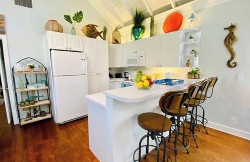 Boca Raton House | Charming 1-bedroom house in gorgeous Boca Raton with Jacuzzi, Bikes, Rv place