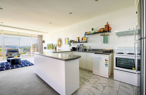 Orakei House | Charming 1-Bedroom Home in Prestigious Orakei