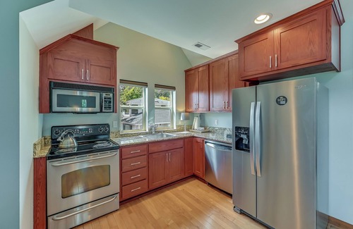 Cathcart Cottage | Charming 1-bedroom house with WiFi, AC in lovely Snohomish