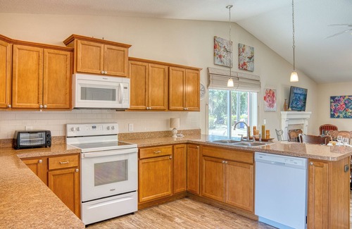 Saint Cloud House | Charming 1-bedroom house in pleasant St. Cloud within close distance to Parks