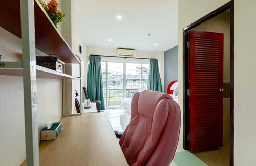 Bang Kho Laem House | Charming 1-bedroom house with fitness room and AC in awesome Bangkok