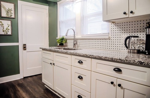 Dayton House | Charming 1-bedroom house with WiFi, AC in gorgeous Dayton