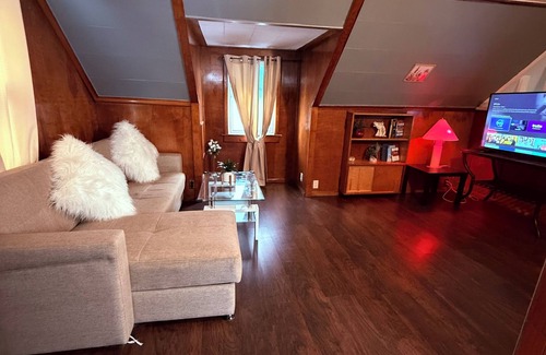 Alden Manor House | Charming 1-bedroom house with WiFi, AC in wonderful Elmont