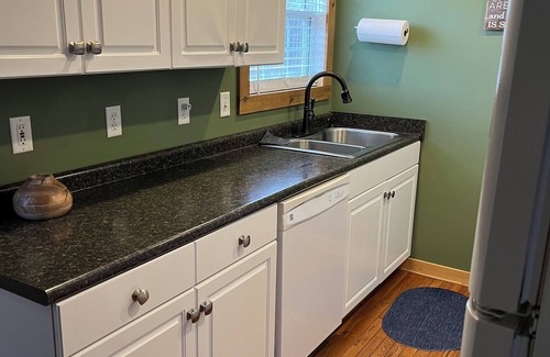 Paris House | Charming 1-bedroom house in Paris, TN.