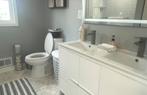 New Castle Other | Charming 1 bedroom in New Castle with parking.