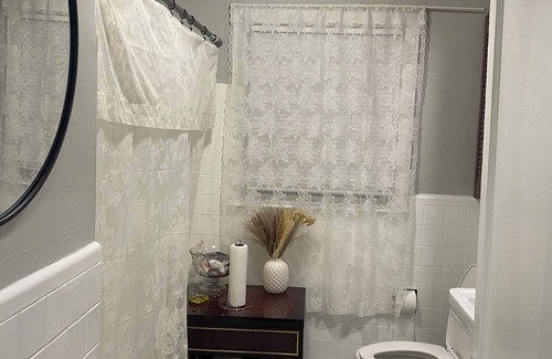 Beaver Hills House | Charming 1-bedroom in a house in New Haven CT. Close to Yale