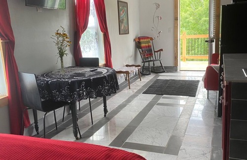 Jay Apartment | Charming 1-bedroom Studio, near Whiteface, new construction, amazing viewsn