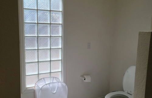 Odessa House | Charming 1-bedroom suite with AC, WiFi in marvelous Odessa