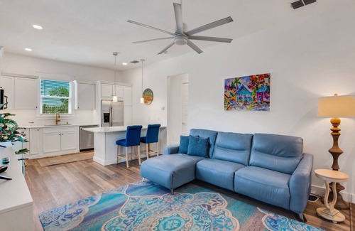 Coral Cove Apartment | Charming 1-bedroom upstairs apartment in private Sarasota Community.
