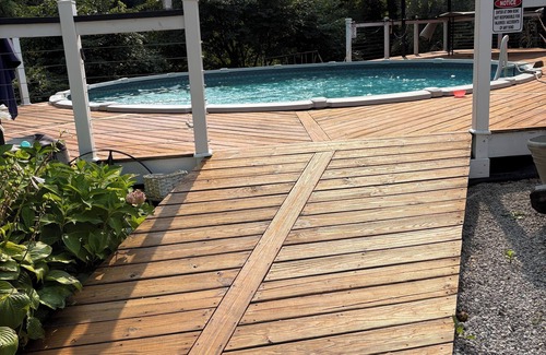 Bloomington House | Charming 1-bedroom house in fabulous Bloomington with AC, full kitchen, laundry.