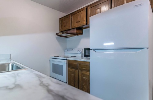 Cedar Falls Apartment | Charming 1-bedroom apartment in historic downtown Cedar Falls with AC.