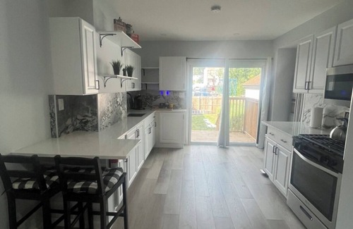 North Bergen Apartment | Charming 1-bedroom apartment in brilliant North Bergen with WiFi, AC