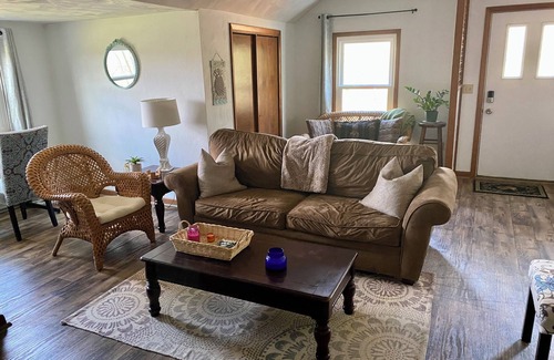 Spring Mills Apartment | Charming 1-bedroom 2nd-Floor apartment, Sleeps 6, in Pleasant Spring Mills.