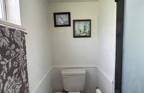 Montclair House | Charming 1-bedroom with WiFi, AC in terrific Montclair with pool