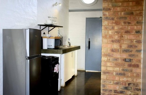Downtown Johannesburg Apartment | Charming 1-bedroom apartment in Maboneng Johannesburg