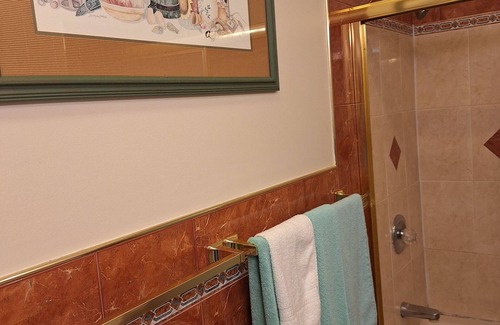 Cherry Hill House | Charming 1-bed/bath in a house Near PATCO TRAIN station ASHLAND, Cherry Hill, NJ