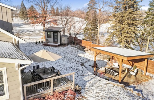 Crystal House | Charming 100-Year-Old Farmhouse Retreat in the Heart of the City