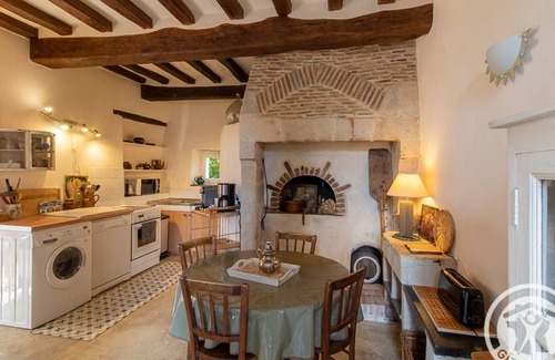 Rochefort-sur-Loire Cottage | Charming 15th-Century Family Cottage in Loire Vineyards with Park, Terrace, and Leisure Facilities
