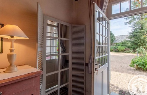 Rochefort-sur-Loire Cottage | Charming 15th-Century Family Cottage in Loire Vineyards with Park, Terrace, and Leisure Facilities