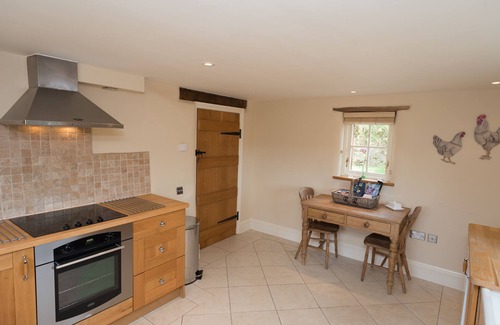 Carmarthen Cottage | Charming 18th Century Cottage in the beautiful Welsh Countryside