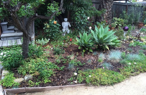 Laguna House | Charming 1917 Craftsman Bungalow - Full Garden & Hot Tub, 6 blocks to Downtown
