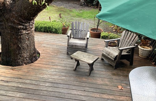St. Helena Cottage | Charming 1920's cottage in St. Helena - walk to town