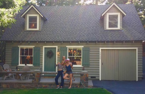 Sunnyside Cottage | Charming 1930's cottage on the lake side of Highway 89 in Sunnyside, Lake Tahoe