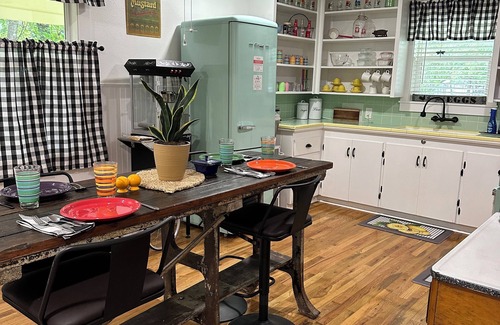 Kerrville House | Charming 1950s 3-bedroom house with hot tub and close to amenities in Kerrville!