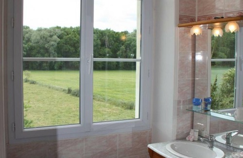 Beaumont-en-Veron Cottage | Charming 19th-Century Home in Heart of Loire Vineyards with Large Private Garden