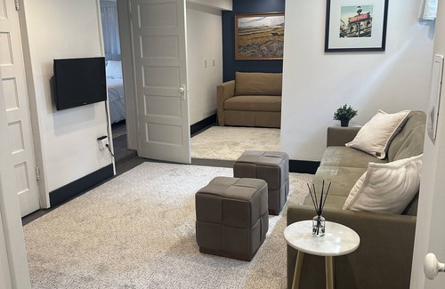 Central Boulder House | Charming 1BD 1,000sf Private Suite, 2 blocks from Pearl Street