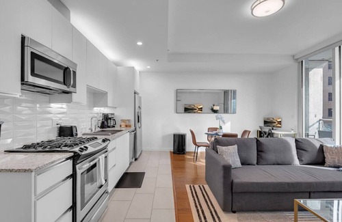 Downtown Tulsa Apartment | Charming 1BD/1BA Getaway in Tulsa with Gym