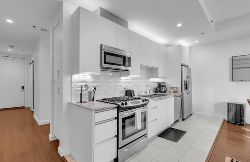 Downtown Tulsa Apartment | Charming 1BD/1BA Getaway in Tulsa with Gym