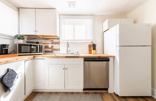 Danville Apartment | Charming 1bd/1bath on Main St.