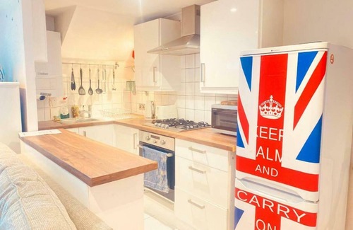 Wimbledon Apartment | Charming 1BD Flat with Garden, Wimbledon Village