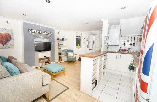 Wimbledon Apartment | Charming 1BD Flat with Garden, Wimbledon Village