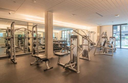 Tempe Apartment | Charming 1BD - Pool, Gym, Parking, W-D - Sleeps 4
