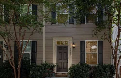 Huntersville House | Charming 1BR/1BA Retreat in the Heart of Huntersville – Walk to Downtown!
