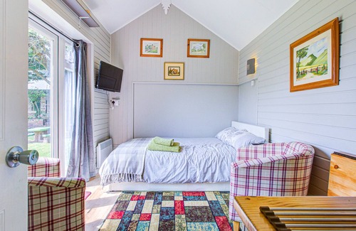 Upper Beeding Apartment | Charming 1BR Apartment in Upper Beeding, Perfect for Cycling Enthusiasts!