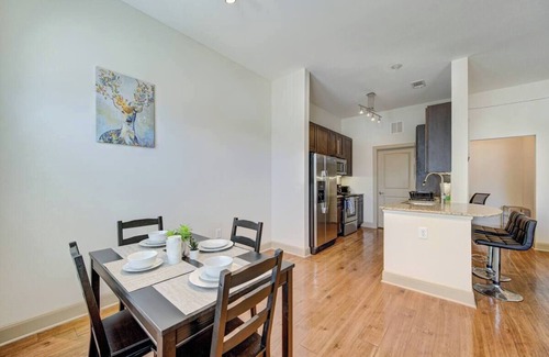 Texas Medical Center Apartment | Charming 1BR apt in Houston with AC, Pets OK, fitness room, NRG,Med Center