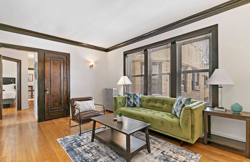 North Center Apartment | Charming 1BR Apt in North Center Near Shops