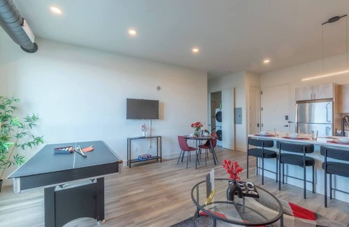 East Orange Apartment | Charming 1BR Apt in East Orange w/AC, WiFi! Close to Airport & Nickelodeon