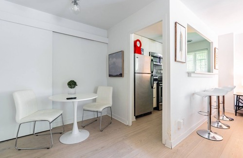 Broadway Condo | Charming 1BR Condo King Bed Close to Convention Center