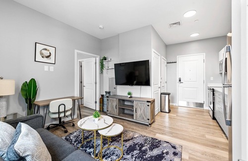 Everett Apartment | Charming 1BR Near Encore 8272
