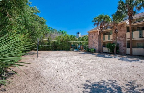 Barker Apartment | Charming 1BR Oasis | Private Patio & Resort Pool