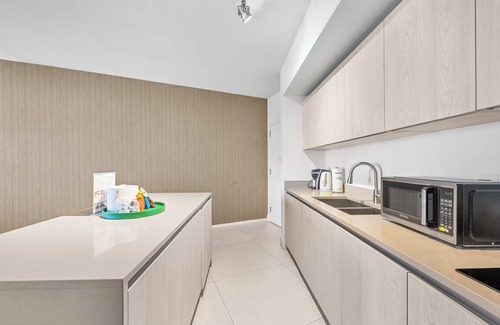 Hollywood South Central Beach Condo | Charming 1BR Ocean View | Pool & Resort Access