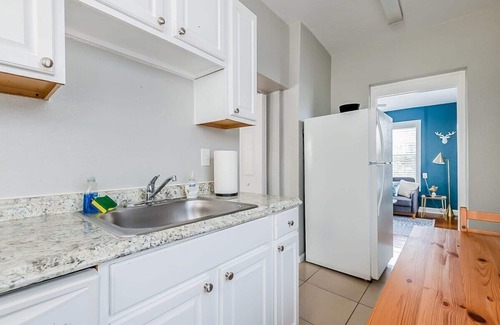 Historic Downtown Melbourne Apartment | Charming 1br wBalcony 2 blks to DNTN