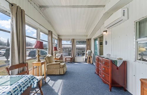 Silver Lake House | Charming 2/2 Manufactured Home in the Village of Silver Lake – Includes Golf Car