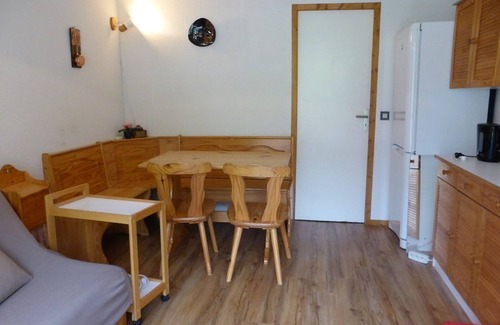 Beaufort Apartment | Charming 2* Apartment for 5 at Ski Slopes - Wifi, Parking, Pet-Friendly, Cozy Kitchen